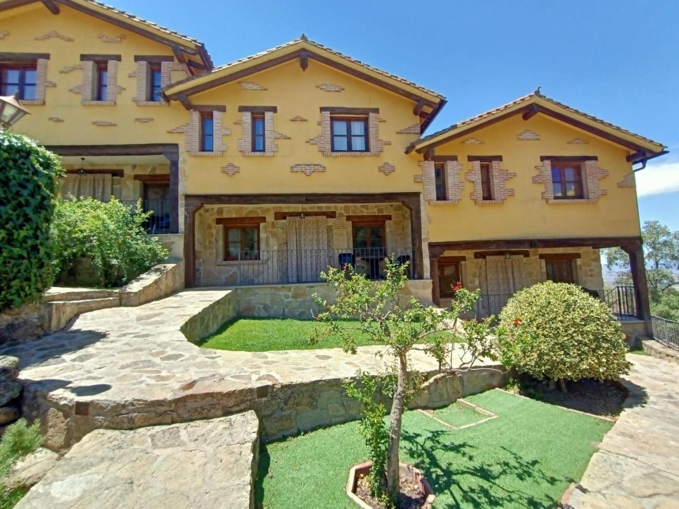 Casas Rurales Acebuche, Descubre el Otoño Mágico en el Valle de Ambroz Casas del Monte Exterior foto
