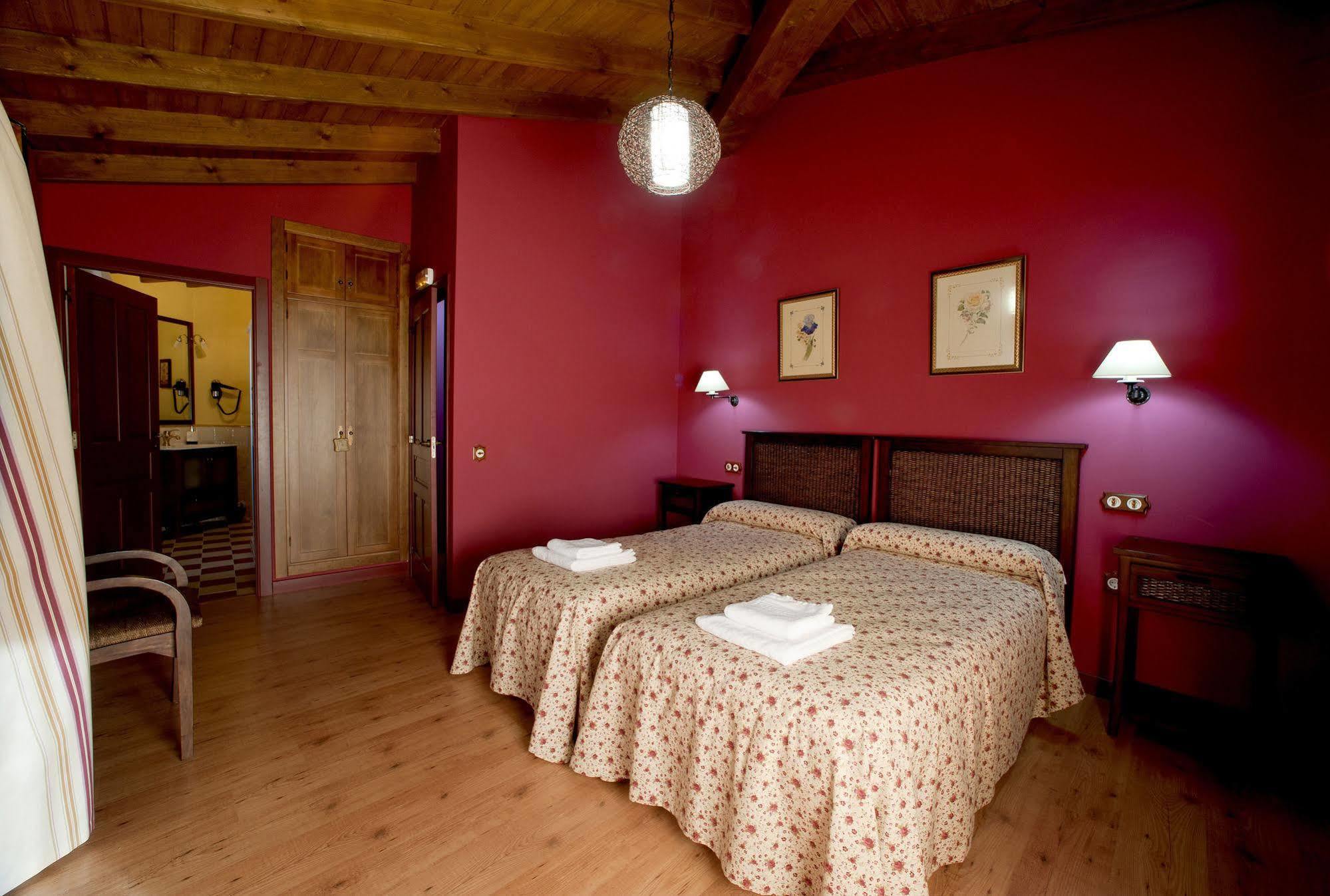 Casas Rurales Acebuche, Descubre el Otoño Mágico en el Valle de Ambroz Casas del Monte Exterior foto